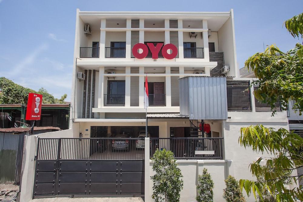Hotel OYO 138 Graha 99 Surabaya Exterior foto